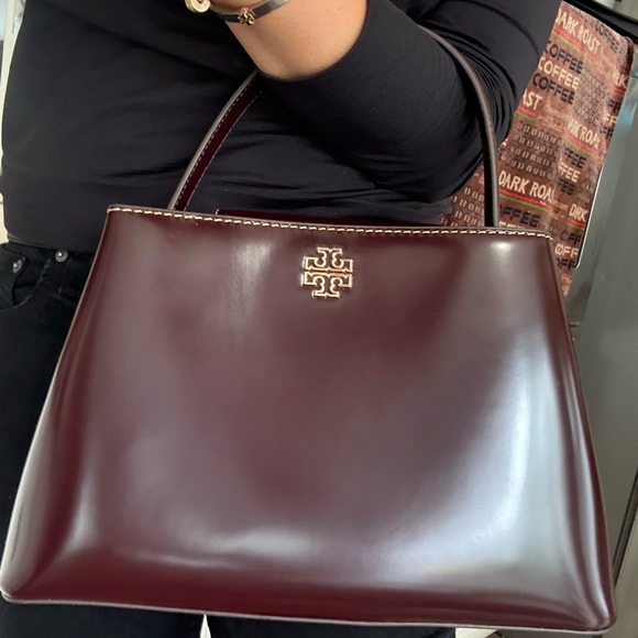 New 900+! Tory Burch BRITTEN SMOOTH SATCHEL & Matching Wallet TEMPRANILLO / Gold - Picture 4 of 15
